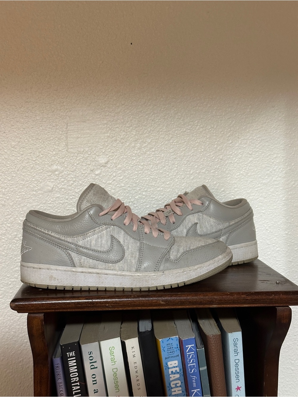 Nike Low-Top Sneakers in Gray with Pink Laces. Jordan 1 Low SE